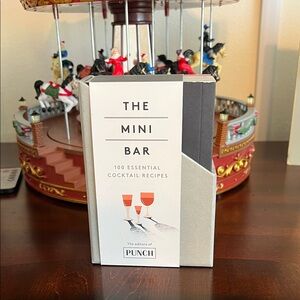 FREE GIFT WITH PURCHASE OF $75 OR MORE
NWT